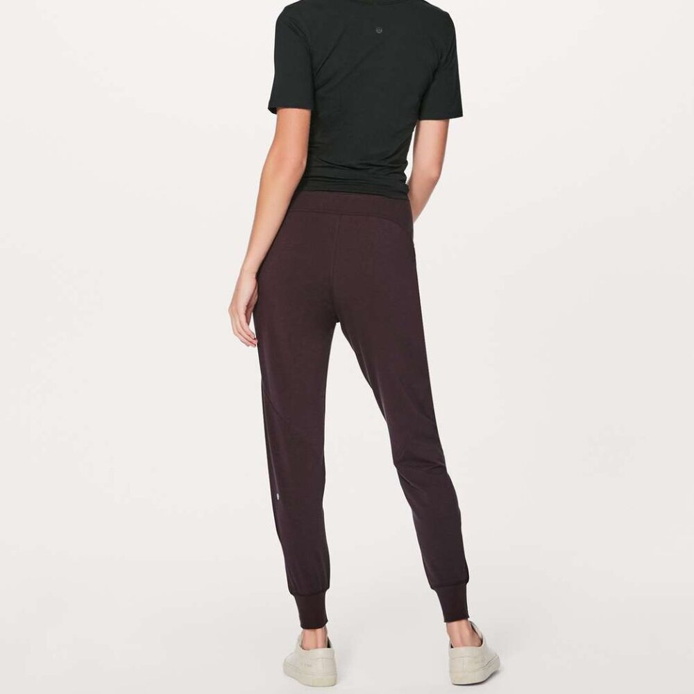 *Sold* Lululemon Meant To Move HR Joggers - Picture 6 of 6